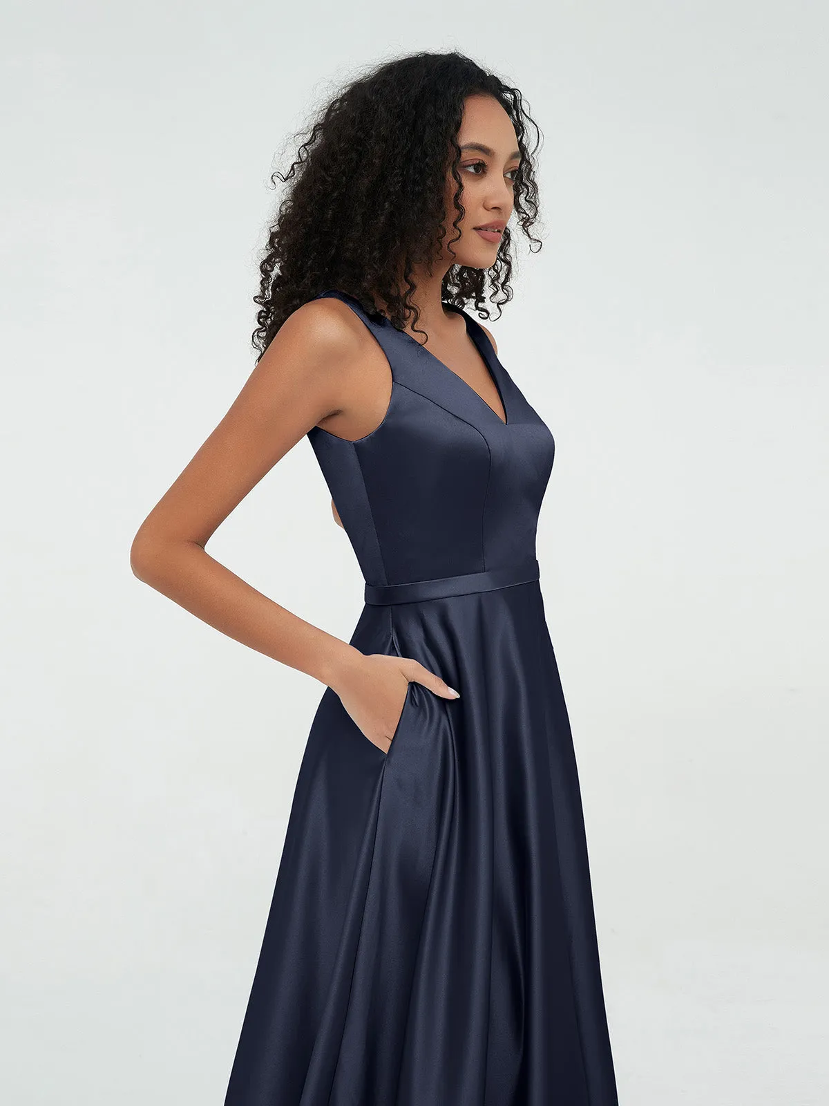 A-ligne Robes Maxi à Col en V en Satin avec Poches Bleu Marine Grande Taille