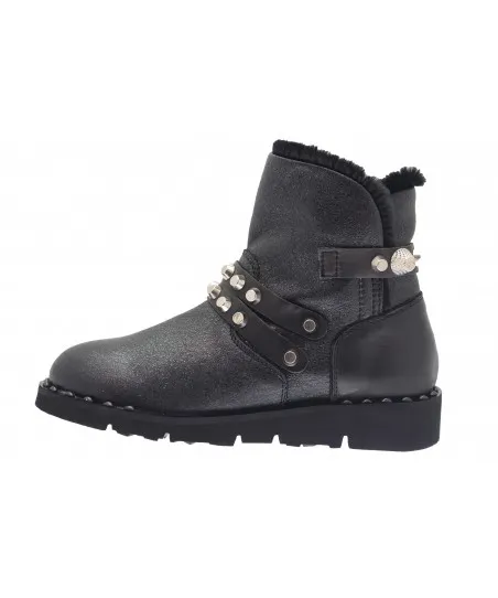 Bien au chaud & en tendance sur la Uggs cuir noir cloutée OSMOSE shoes