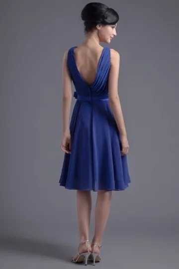 Femme robe bleu courte pour mariage décolletée en V plissée à ceinture ornée de fleur