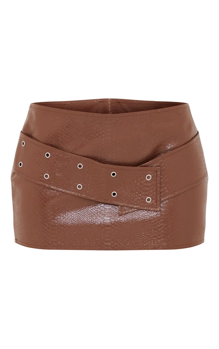 Micro-jupe taille basse en PU texturé marron foncé à ceinture