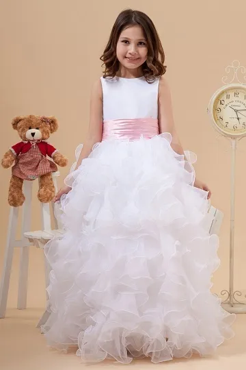 Robe cortège fille avec ceinture rose à volant