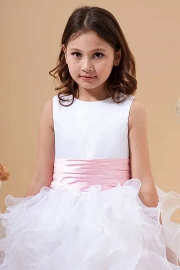 Robe cortège fille avec ceinture rose à volant