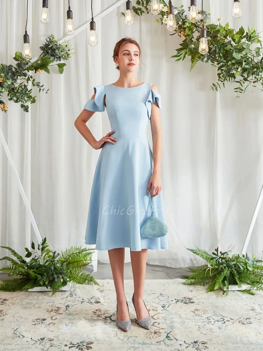 Robes De Soirée étudiante Epaule Ouverte Courte Bleu Clair Satin Simple