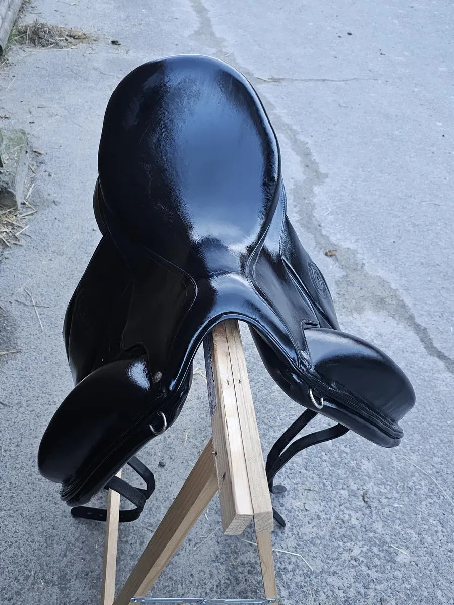 Selle dressage Forestier Aachen 17'