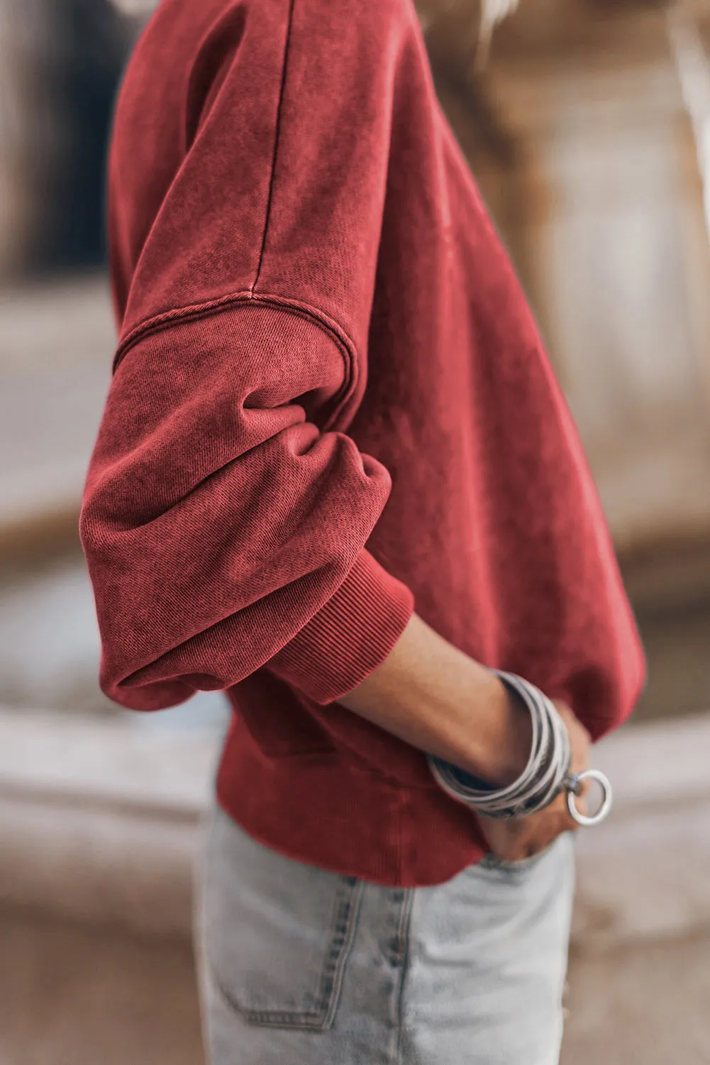 Sweat-shirt rouge à col ras du cou et épaules tombantes Dahlia