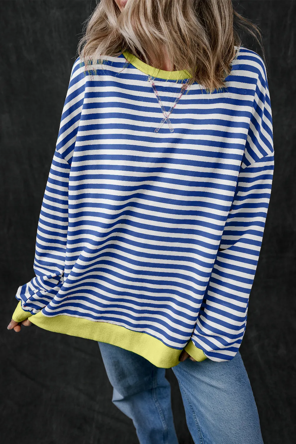 Sweat-shirt sur-dimensionné à rayures bleues *