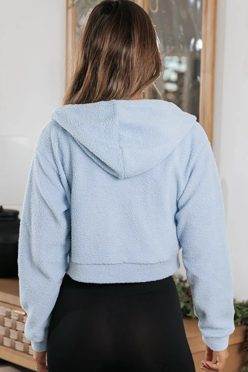 Sweat à capuche court zippé en sherpa Beau Blue