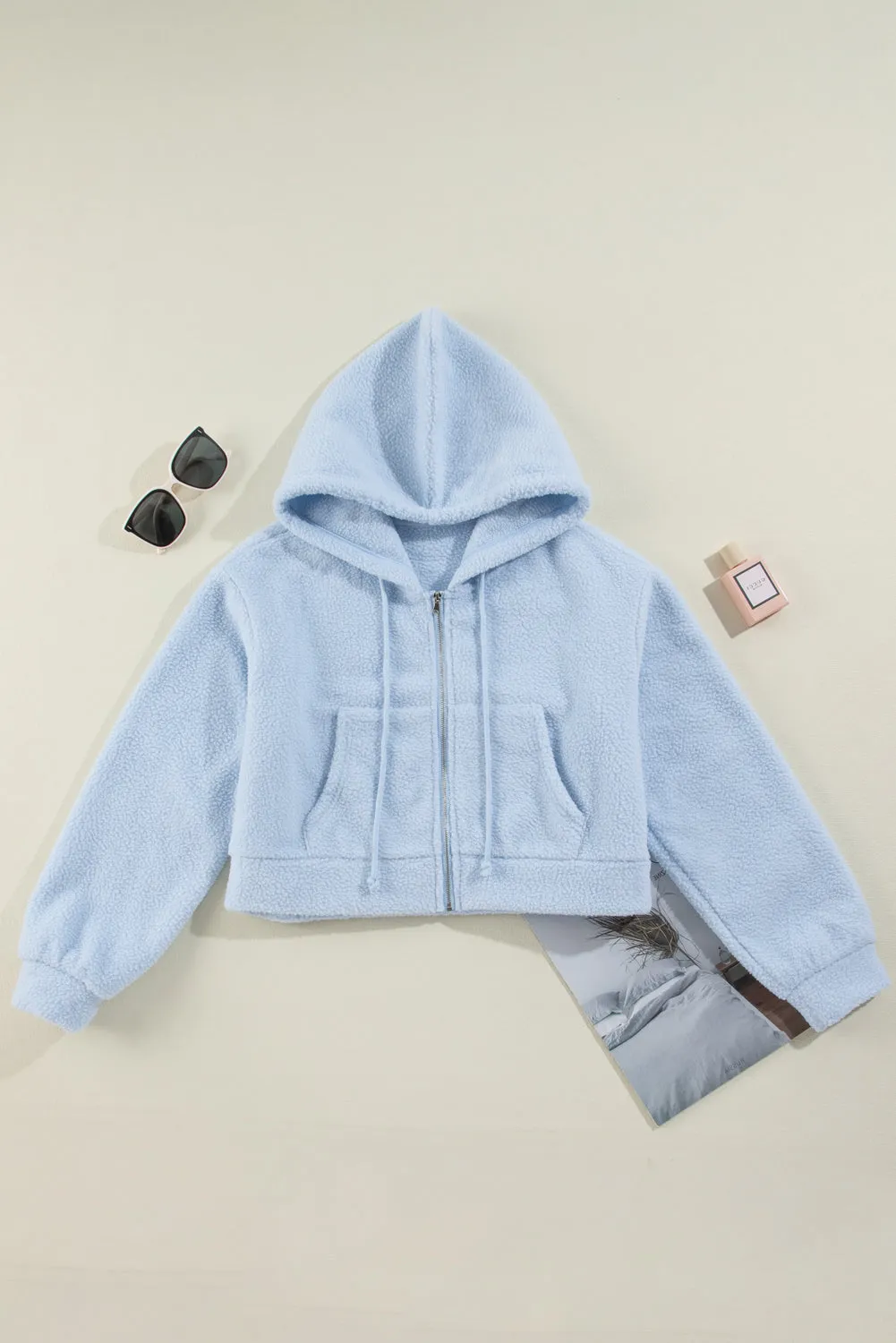 Sweat à capuche court zippé en sherpa Beau Blue