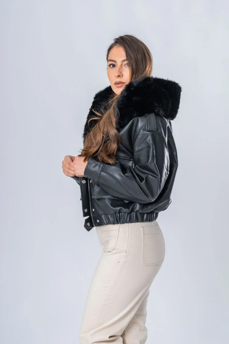 Veste courte simili cuir à capuche fausse fourrure noir